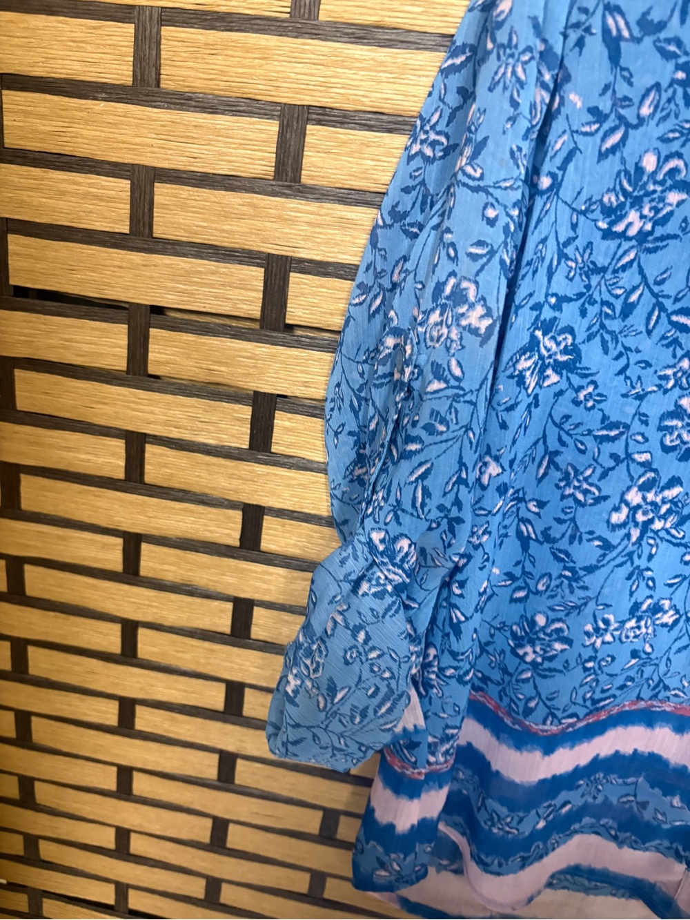 Kut from the Kloth blue floral sheer blouse size small - Picture 3 of 8